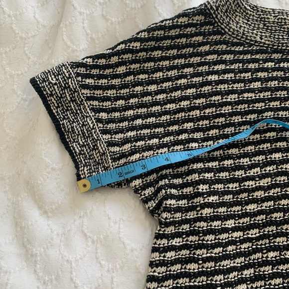 Black and white knit short sleeved top - Picture 4 of 8